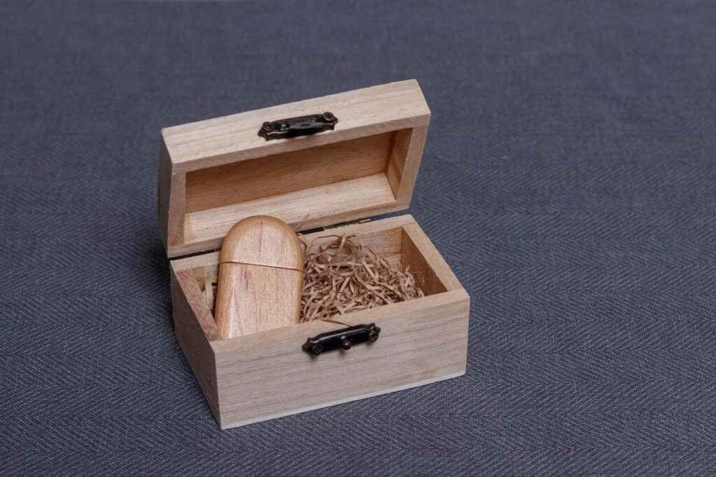 Ξύλινο κουτί USB Ξύλινο Κουτί USB - Wooden USB Box
